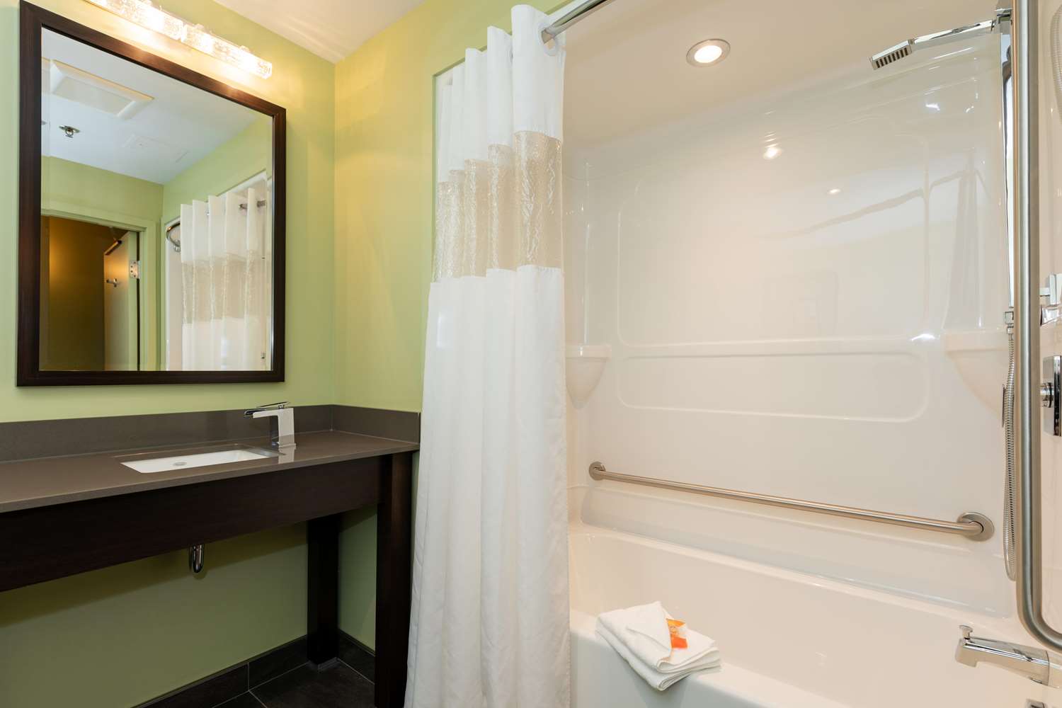 Hotel Levesque Riviere du Loup, QC See Discounts