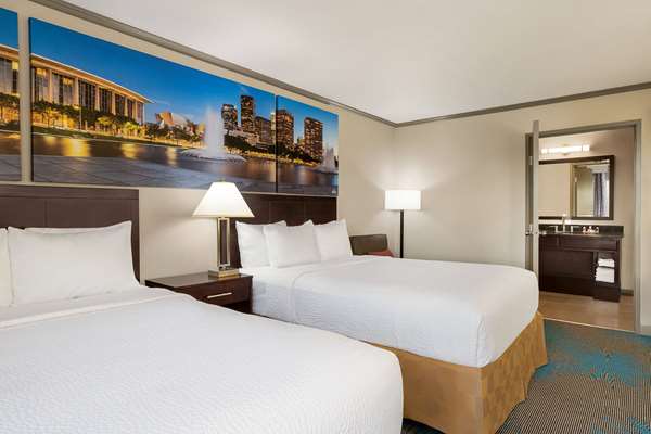  - Baymont Inn & Suites Monterey Park - CA 60, Exit 6