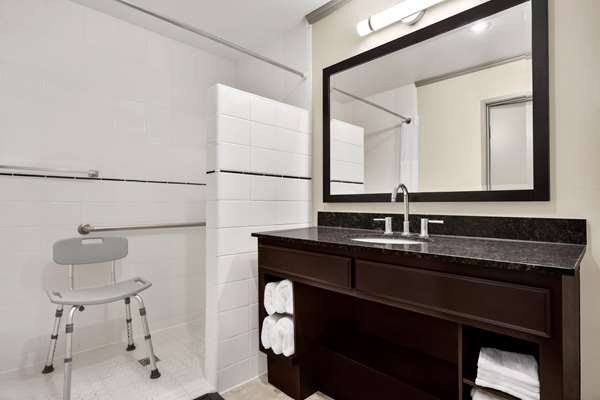 - Baymont Inn & Suites Monterey Park - CA 60, Exit 6