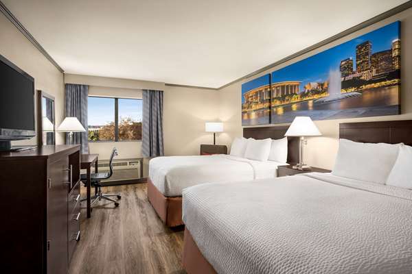  - Baymont Inn & Suites Monterey Park - CA 60, Exit 6