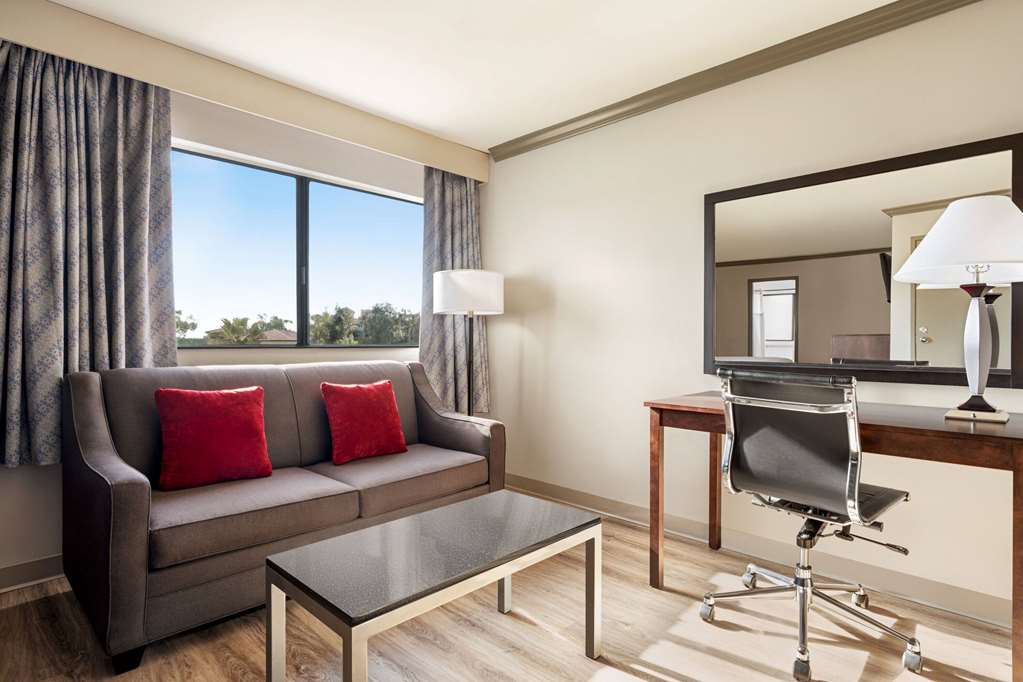 BAYMONT BY WYNDHAM MONTEREY PARK-guestroom-Guest Room,Suite,On-Site.jpg