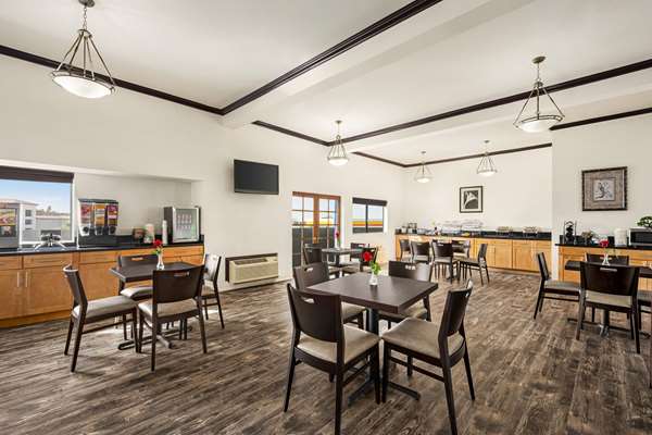  - Baymont Inn & Suites Monterey Park - CA 60, Exit 6