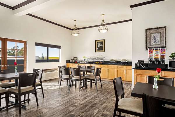  - Baymont Inn & Suites Monterey Park - CA 60, Exit 6