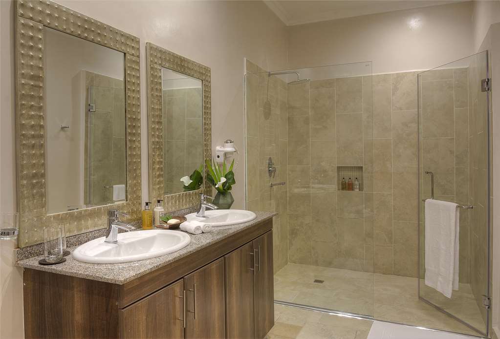 THE BISHOPS HOUSE RWANDA-guestroom-Guest Room,Bathroom,On-Site.jpg