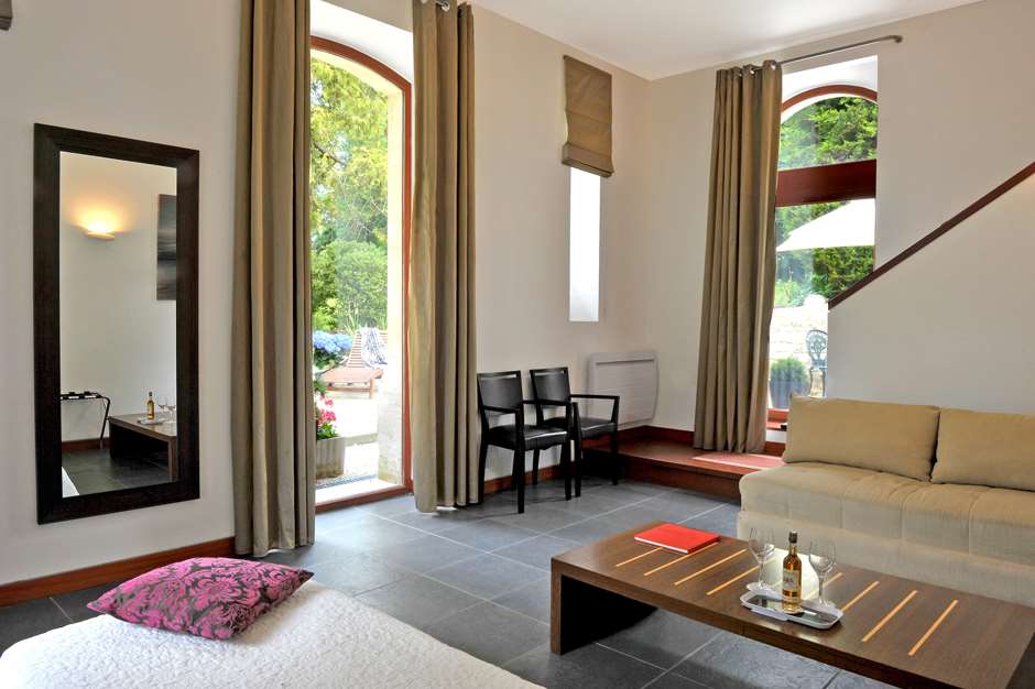 Chateau de Bellefontaine-guestroom-Guest Room,On-Site.jpg