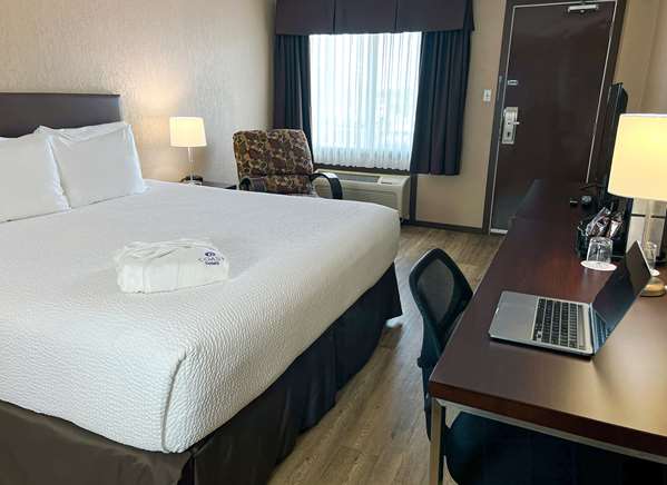  - Coast Swift Current Hotel