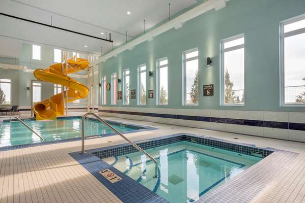 Pool - Best Western Premier Executive Residency Medicine Hat