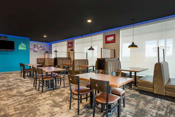 Restaurant - Best Western Premier Executive Residency Medicine Hat