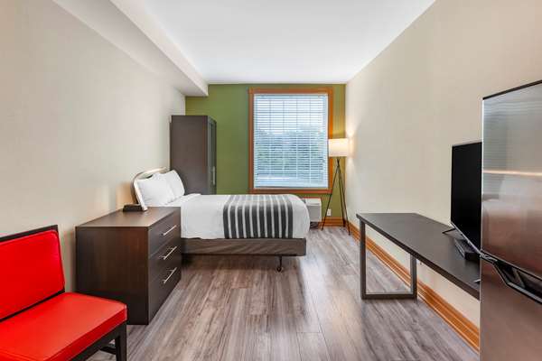  - SureStay Plus Hotel by Best Western Kincardine