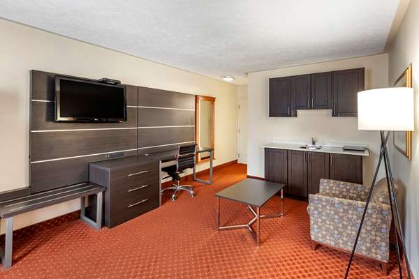 - SureStay Plus Hotel by Best Western Kincardine