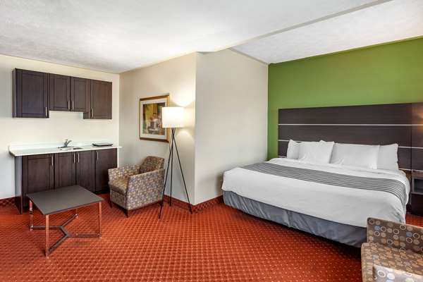  - SureStay Plus Hotel by Best Western Kincardine