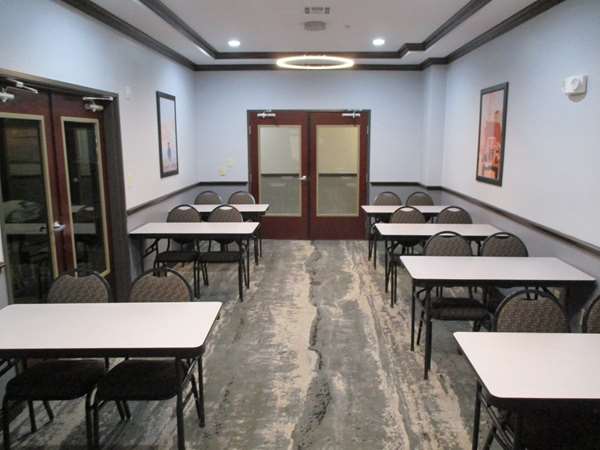  - Best Western Carthage Inn & Suites