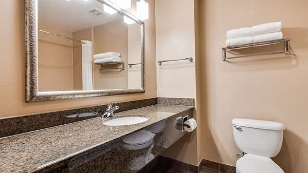  - Best Western Carthage Inn & Suites