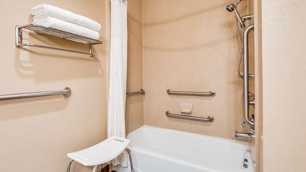  - Best Western Carthage Inn & Suites