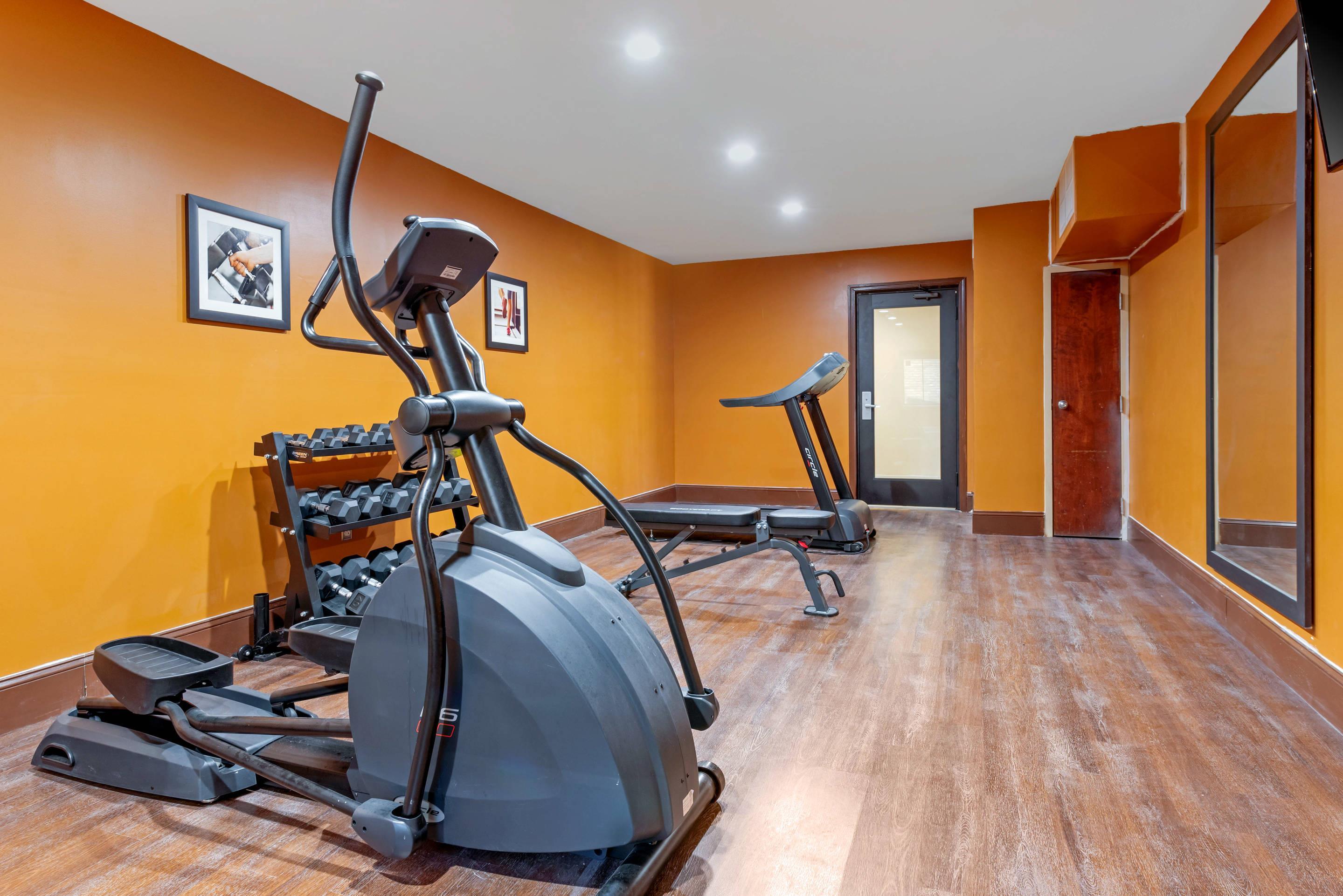 Exercise room | Comfort Inn & Suites Michigan City
