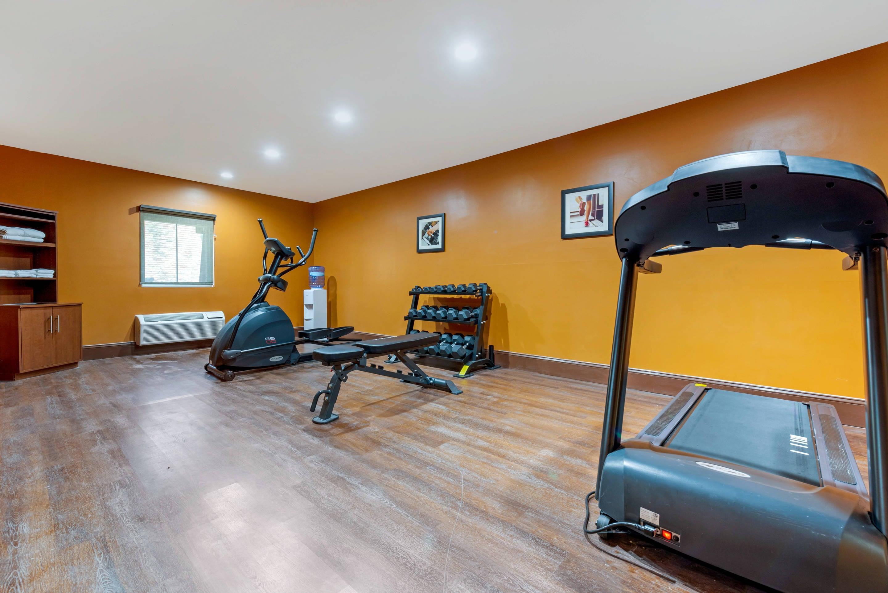 Exercise room | Comfort Inn & Suites Michigan City
