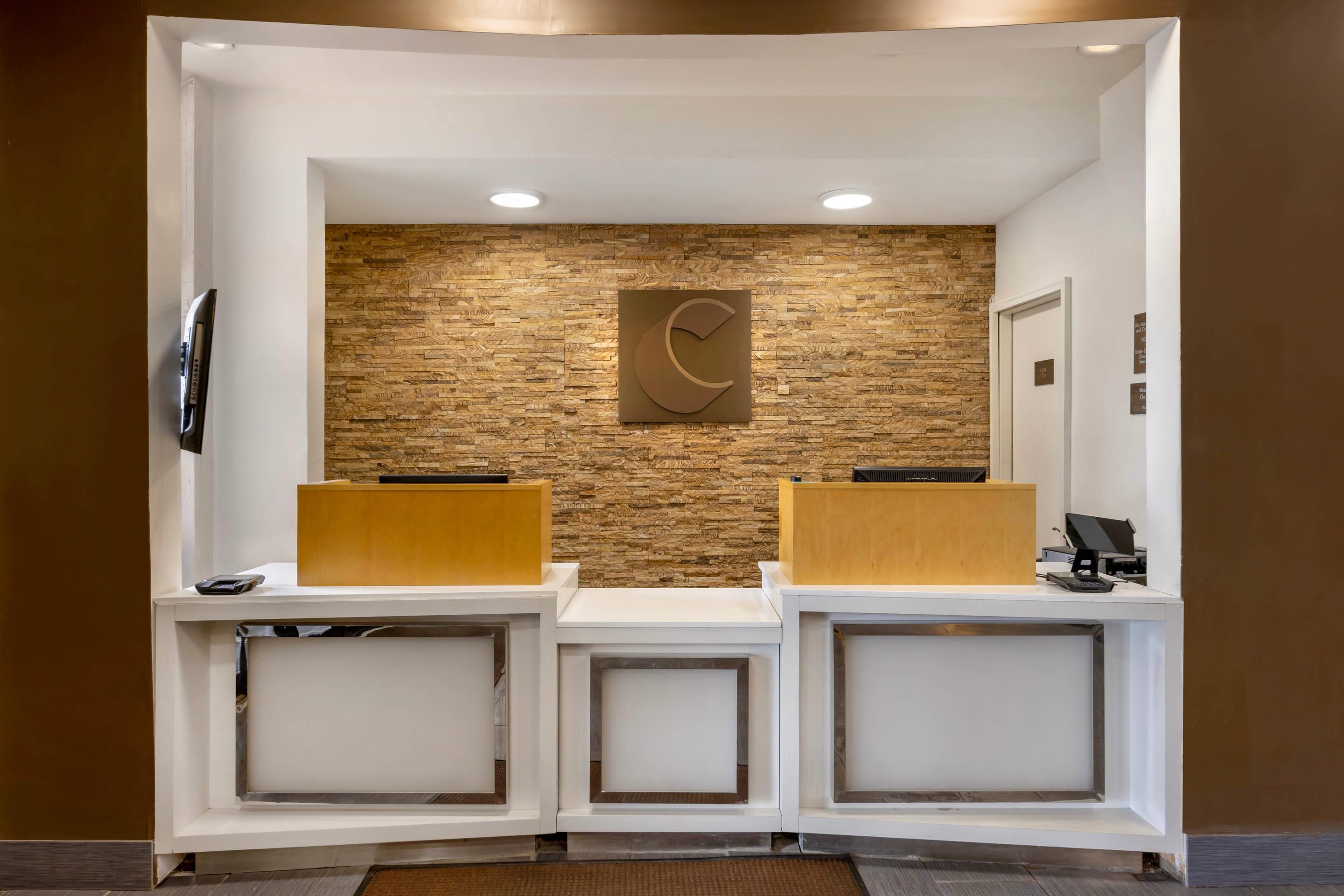 Hotel lobby | Comfort Inn & Suites Michigan City