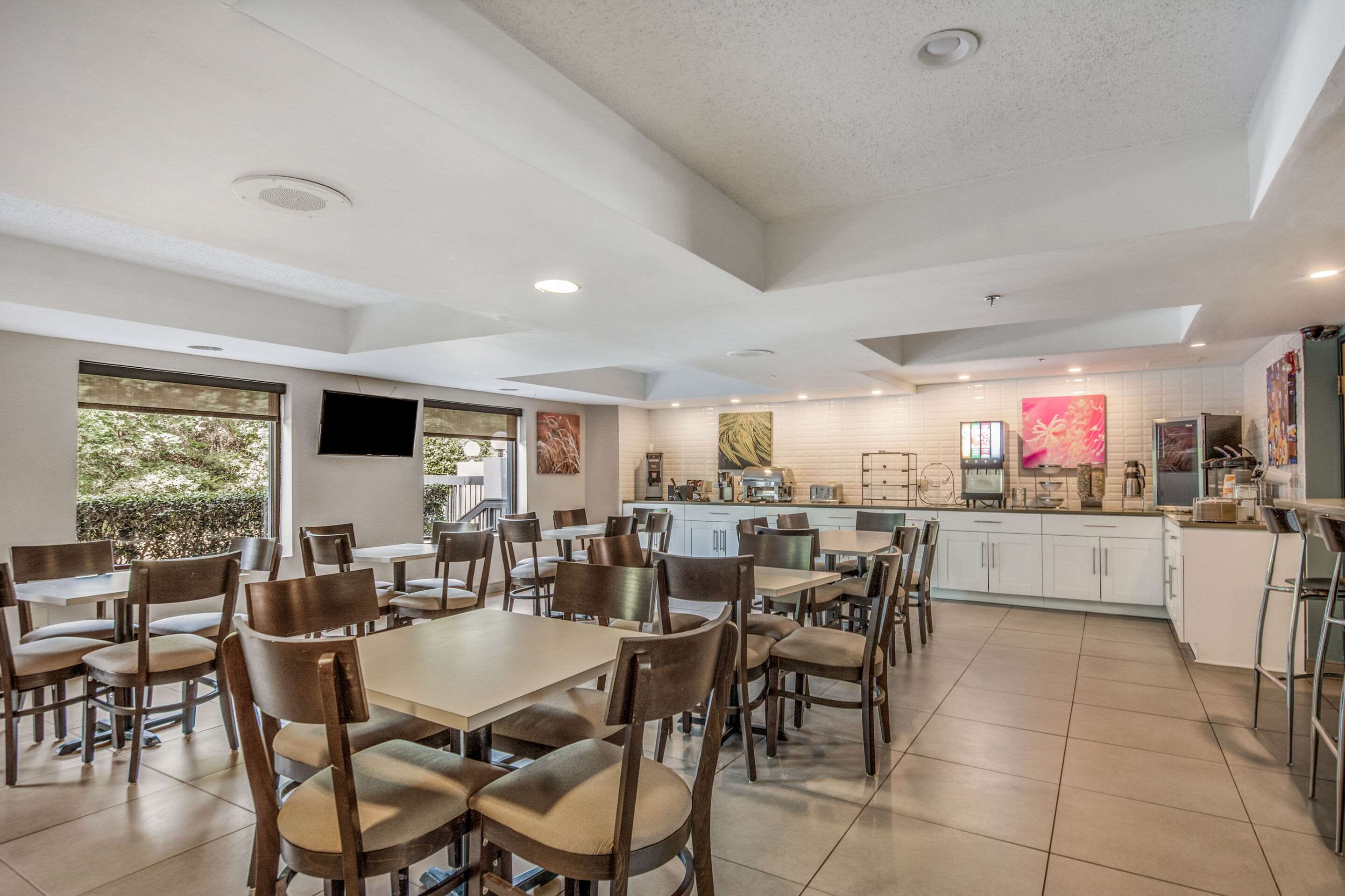 Breakfast area
