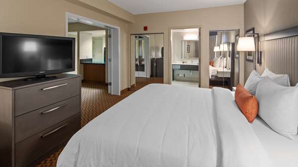  - Best Western Plus Kendall Hotel & Suites - FL Turnpike, Exit 20