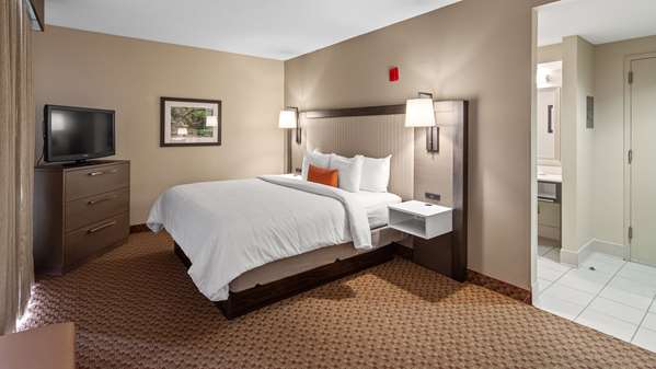  - Best Western Plus Kendall Hotel & Suites - FL Turnpike, Exit 20