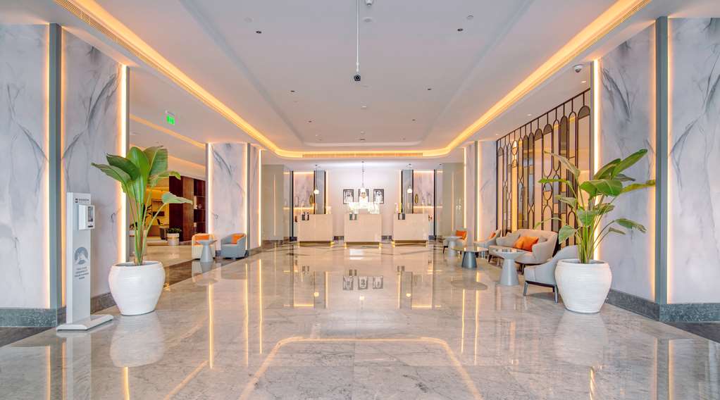 Radisson Blu Hotel & Resort, Corniche