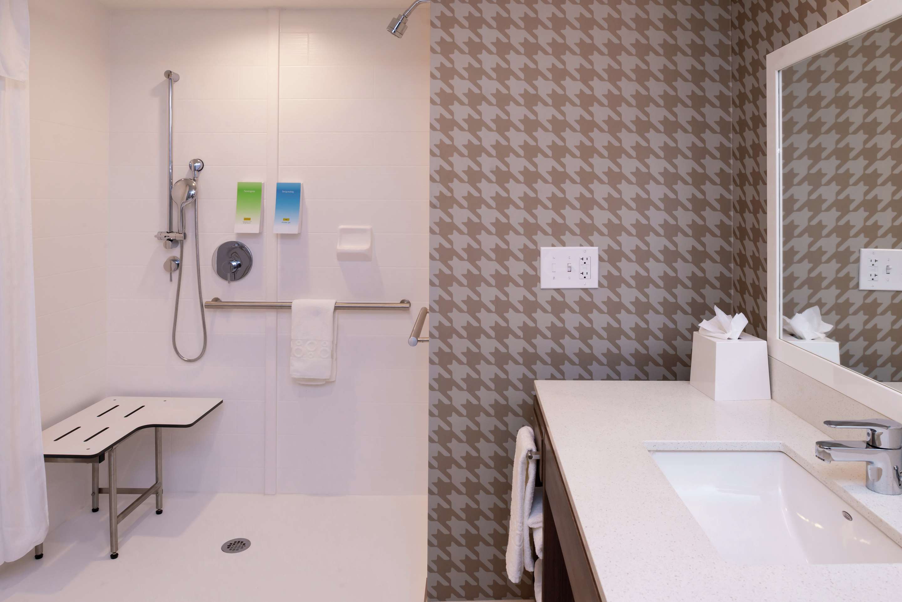 Guest room bath