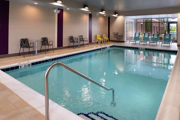 Pool - Home2 Suites by Hilton New Albany