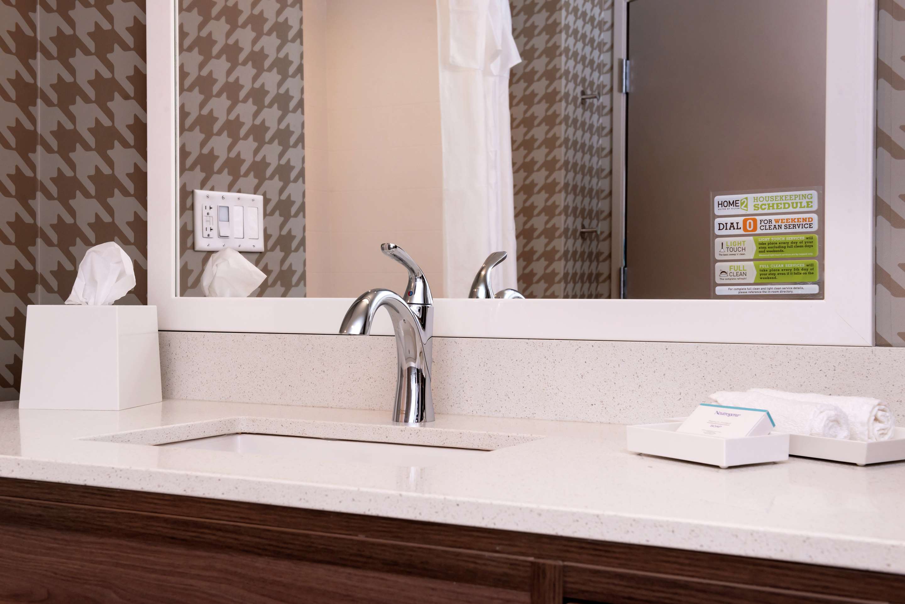 Guest room bath