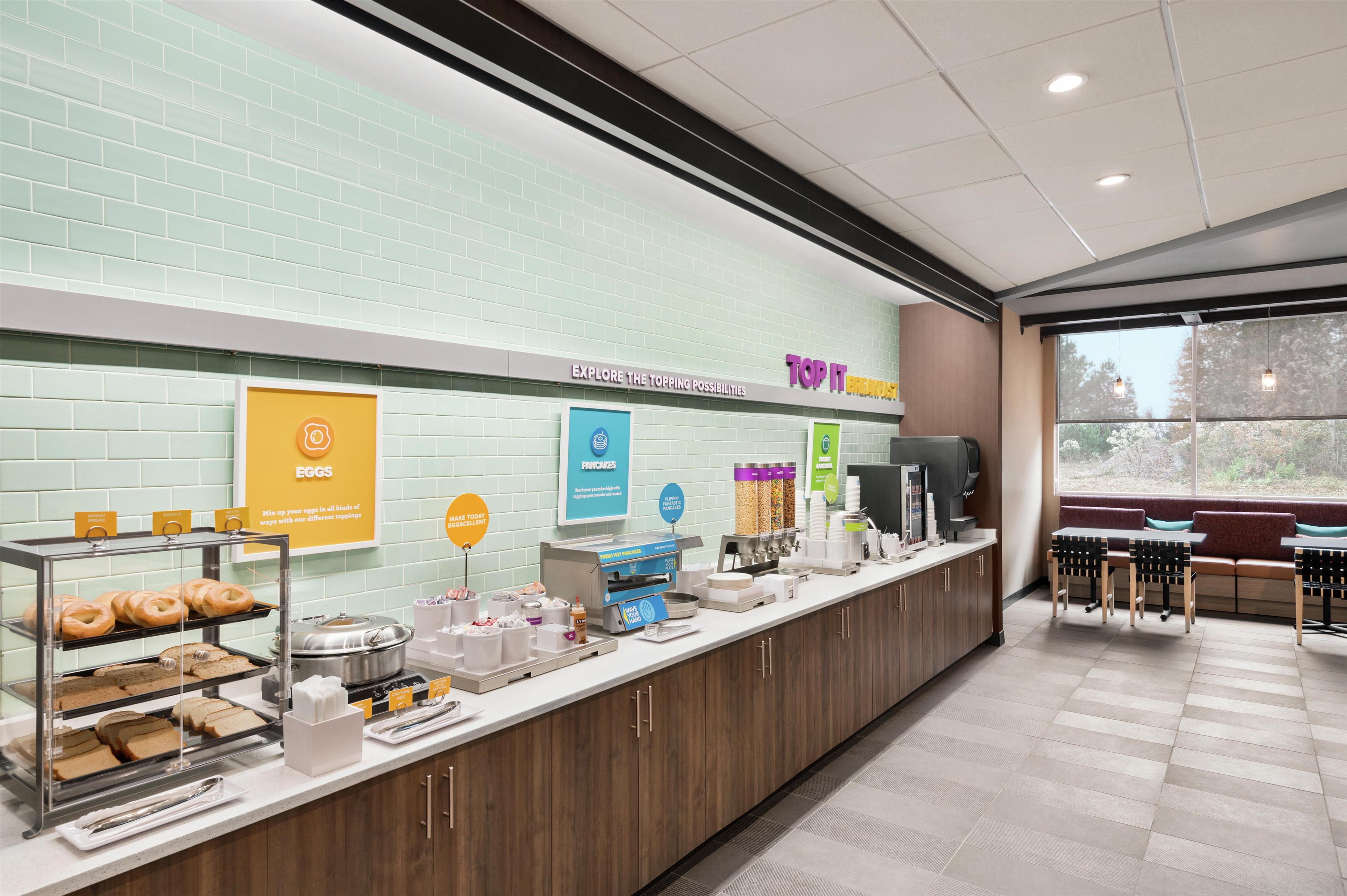 Breakfast Area | Tru by Hilton Greenville Woodruff Road