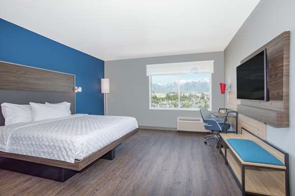  - Tru by Hilton Hotel Midvale