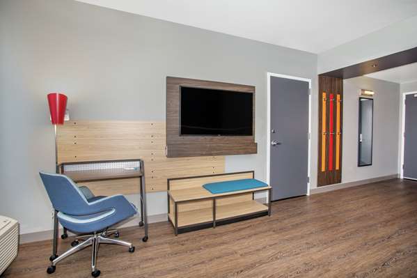  - Tru by Hilton Hotel Midvale