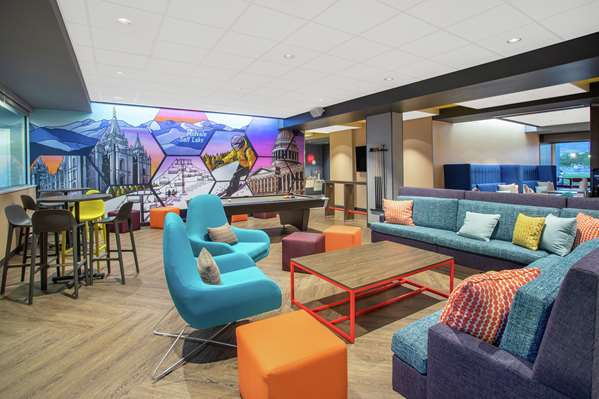  - Tru by Hilton Hotel Midvale