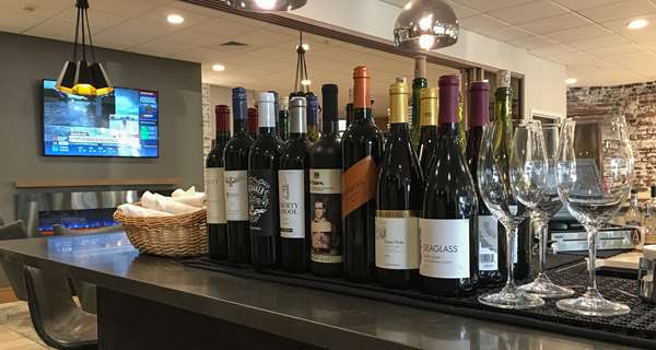 Bar - Rushmore Hotel & Suites Rapid City