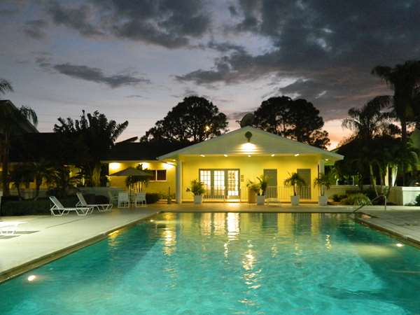 Pool - Best Western Hotel Port St Lucie