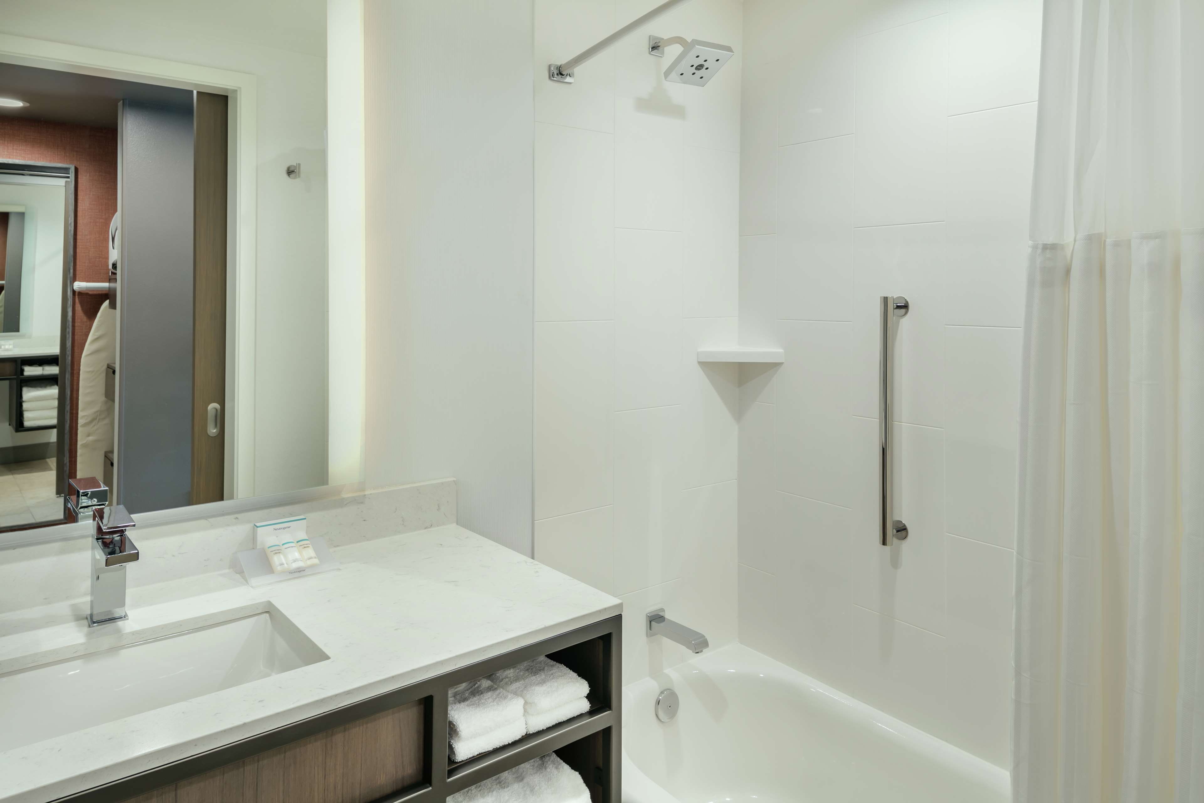 Hilton Garden Inn Wenatchee Room Type - 2QN MOB HEARING ACC W TUB