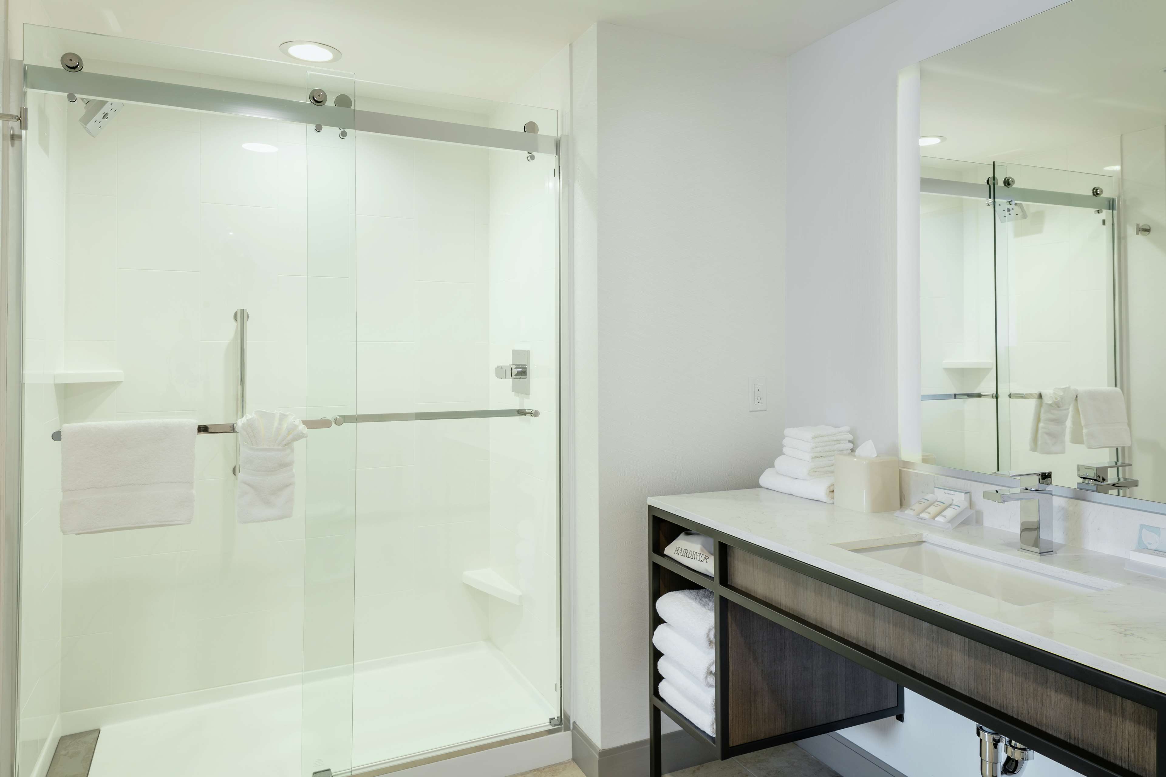Hilton Garden Inn Wenatchee Room Type - 2 QN HEARING ACCESSIBLE