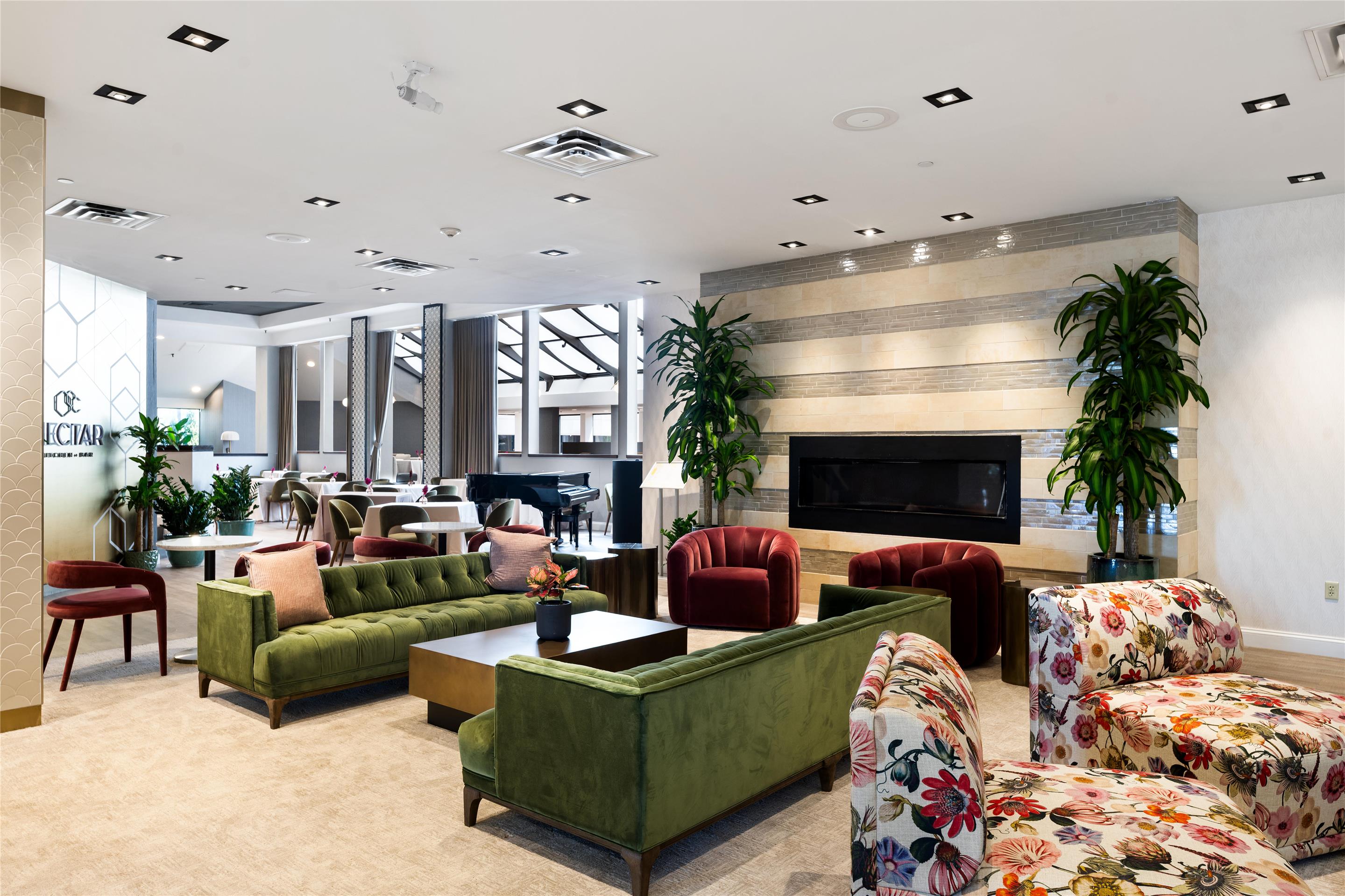 Lobby | DoubleTree by Hilton Fairfield Hotel & Suites