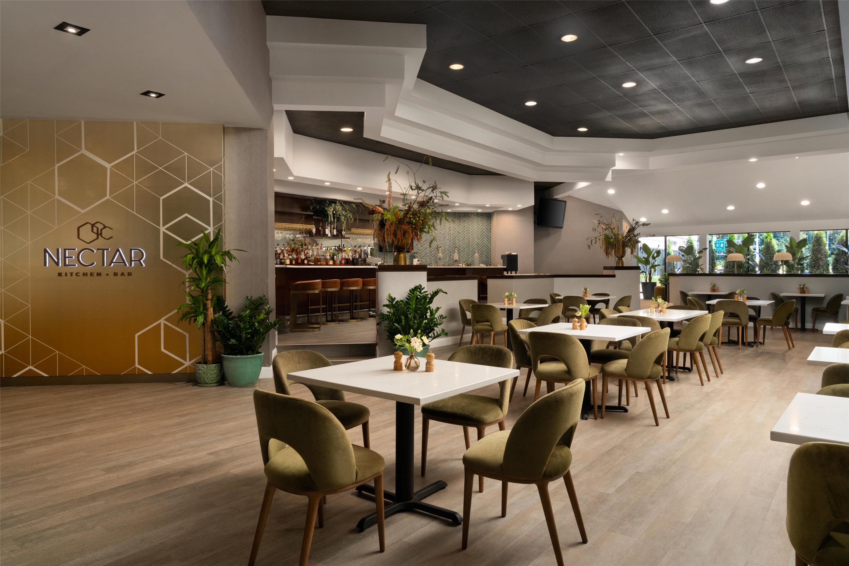 Restaurant | DoubleTree by Hilton Fairfield Hotel & Suites