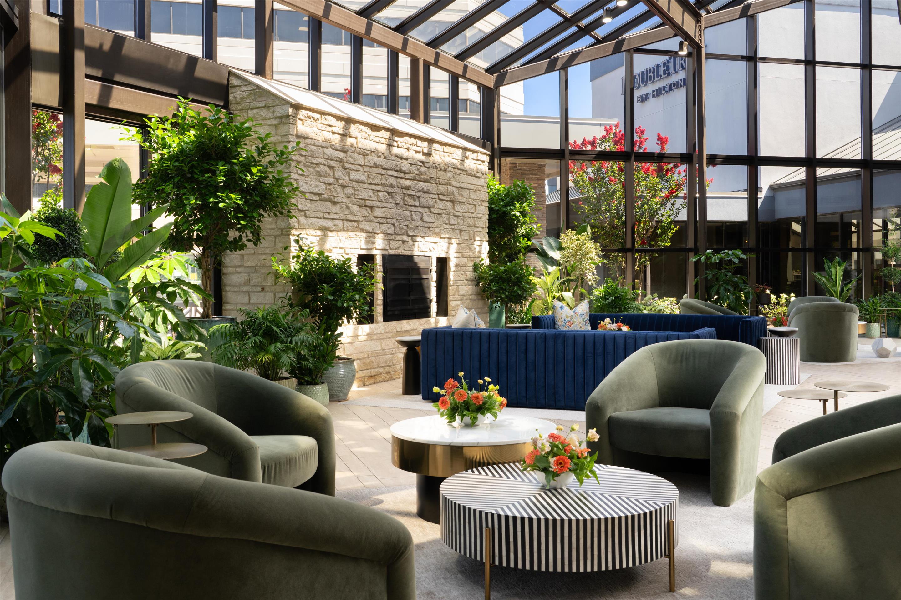 Lobby | DoubleTree by Hilton Fairfield Hotel & Suites