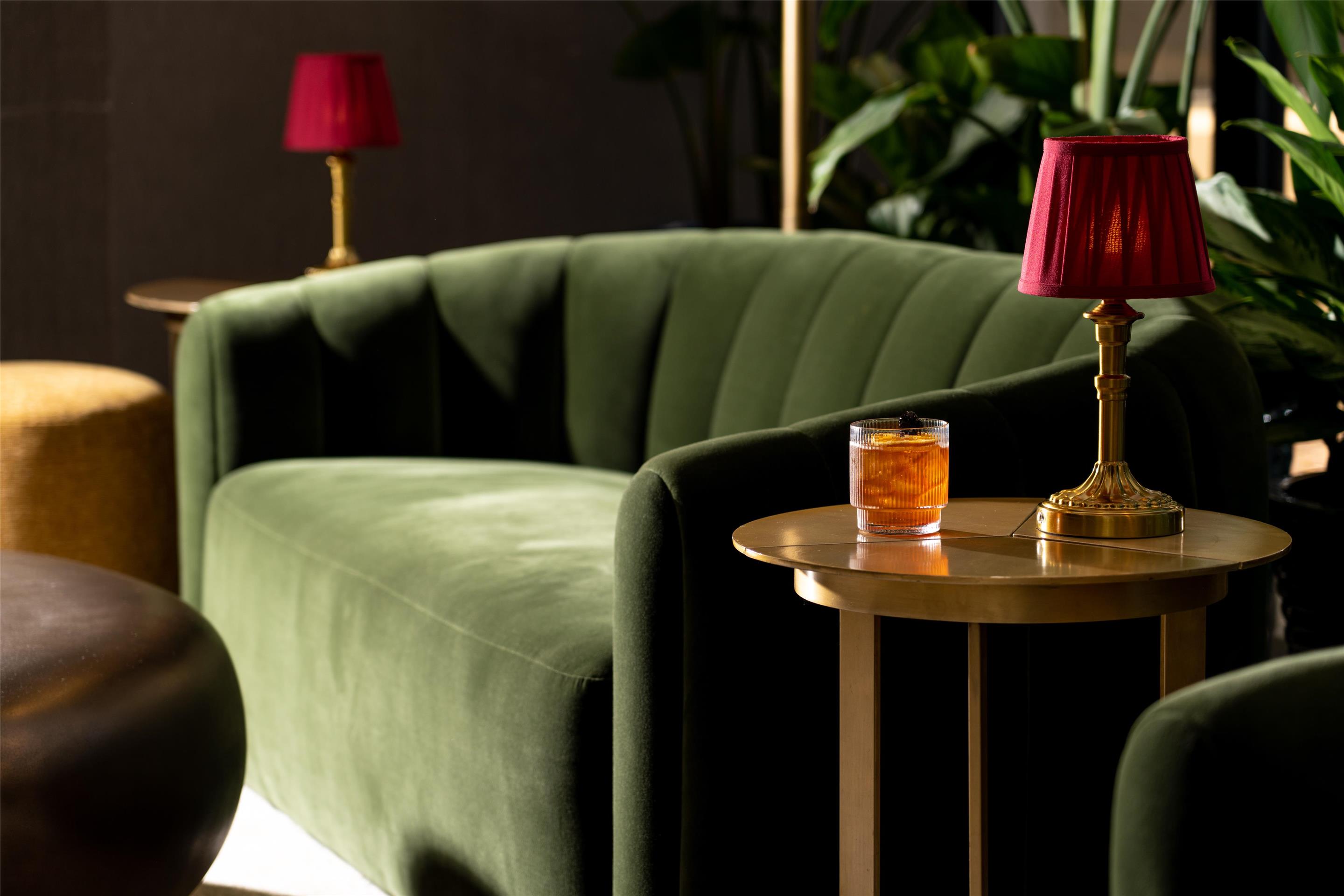 BarLounge | DoubleTree by Hilton Fairfield Hotel & Suites