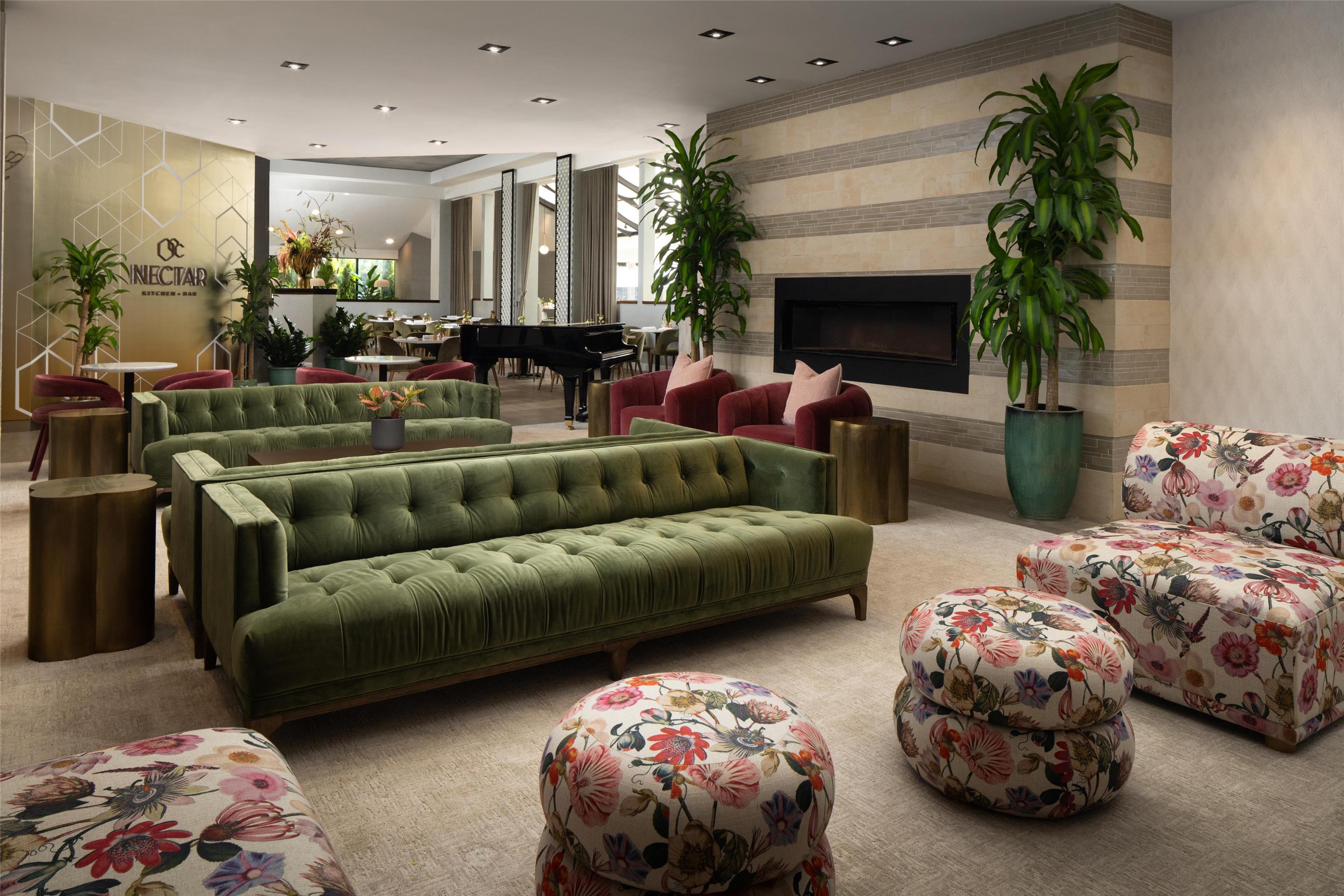 Lobby | DoubleTree by Hilton Fairfield Hotel & Suites