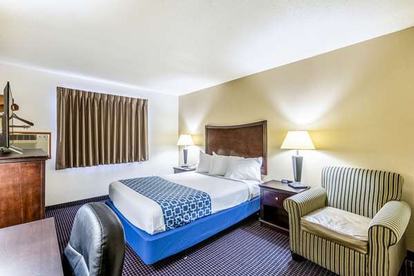  - Econo Lodge Inn & Suites Auburn