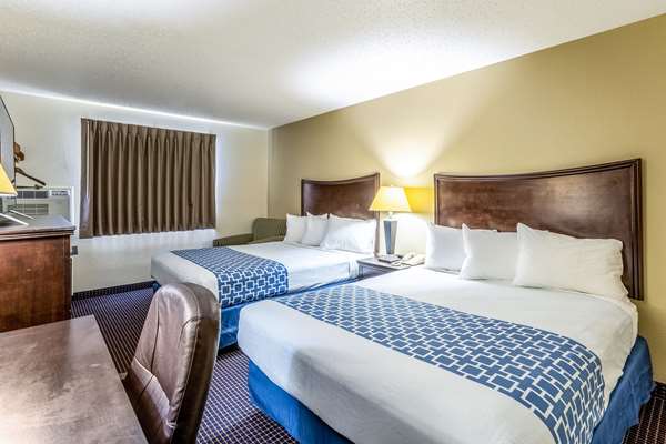  - Econo Lodge Inn & Suites Auburn
