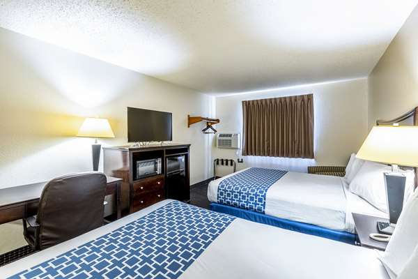  - Econo Lodge Inn & Suites Auburn