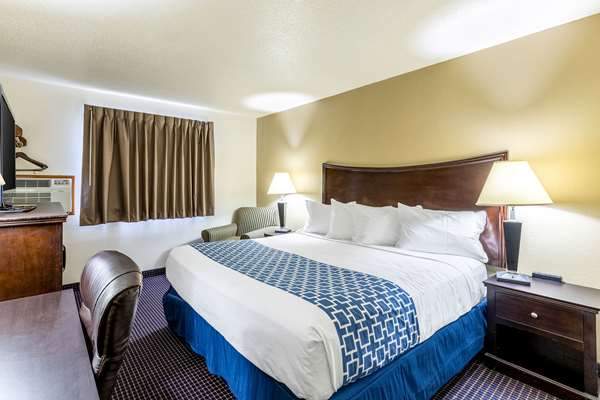  - Econo Lodge Inn & Suites Auburn
