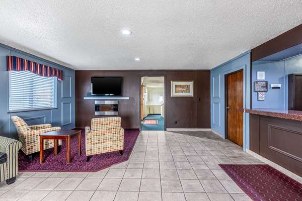  - Econo Lodge Inn & Suites Auburn