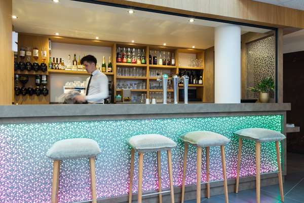 On-Site,Bar/Lounge