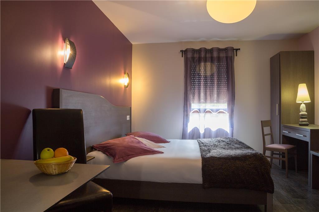 OG CITY HOTEL DES ARTS MONTAUBAN-guestroom-Guest Room,Suite,On-Site.jpg