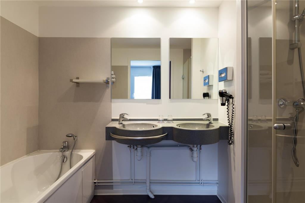 OG CITY, HOTEL ACADINE LE NEUBOURG-guestroom-Guest Room,Bathroom,On-Site.jpg