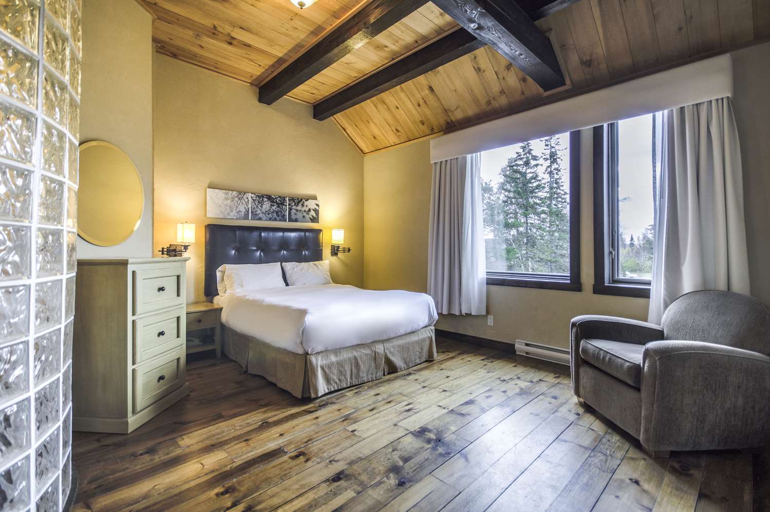 Auberge Du Lac Taureau Saint Michel des Saintes, QC See Discounts